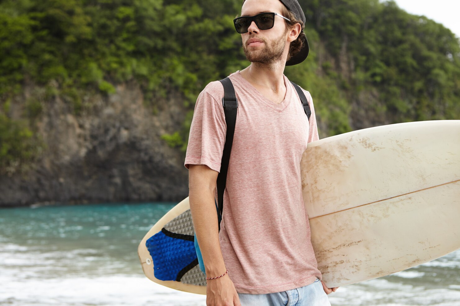 The Ultimate Guide to Men's Beach Shirts: Style and Comfort Combined